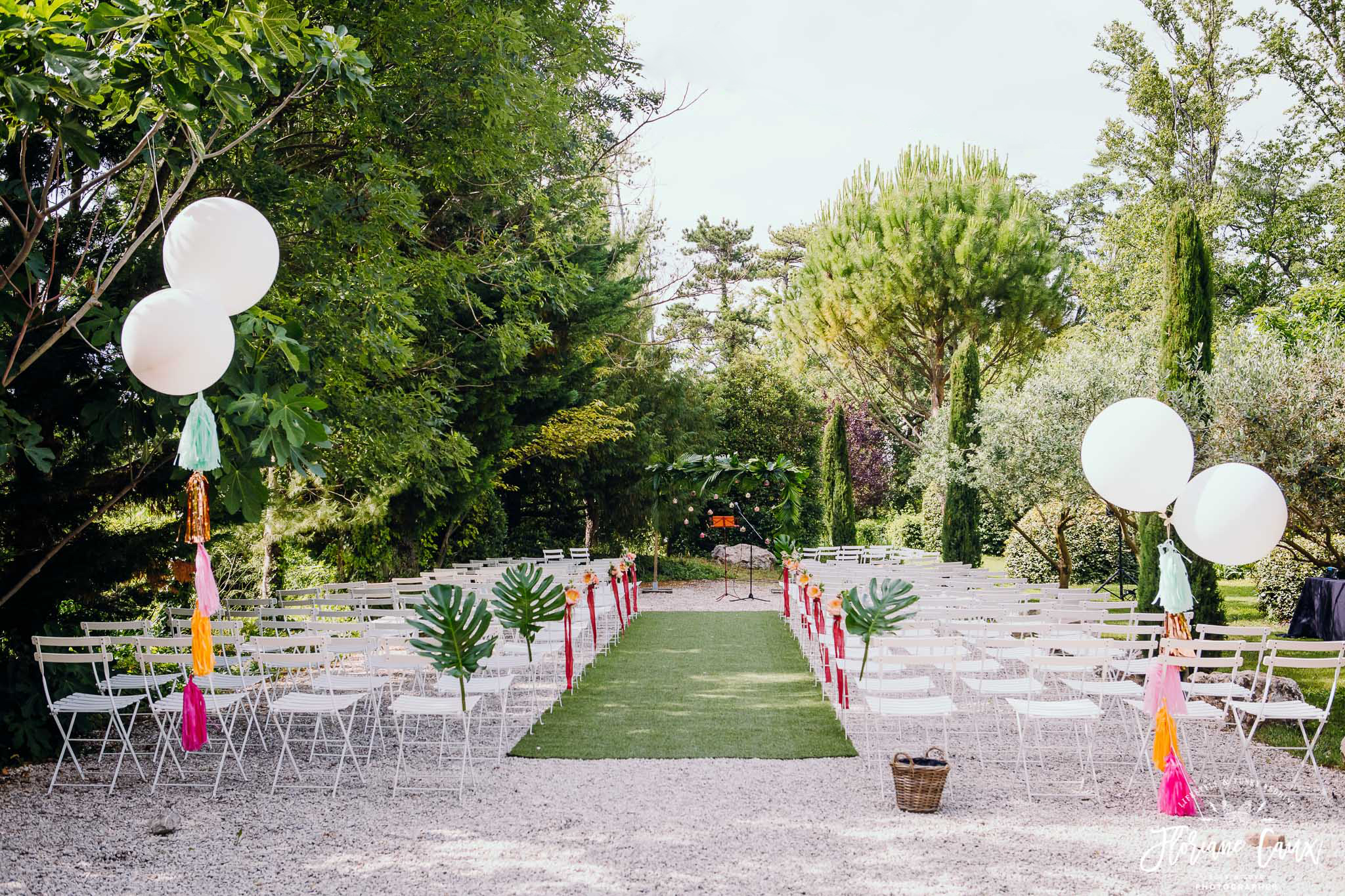 mariage-tropicool-avignon-domaine-blanche-fleur-33 | Floriane Caux |  Lifestyle & Funky Wedding Photographer