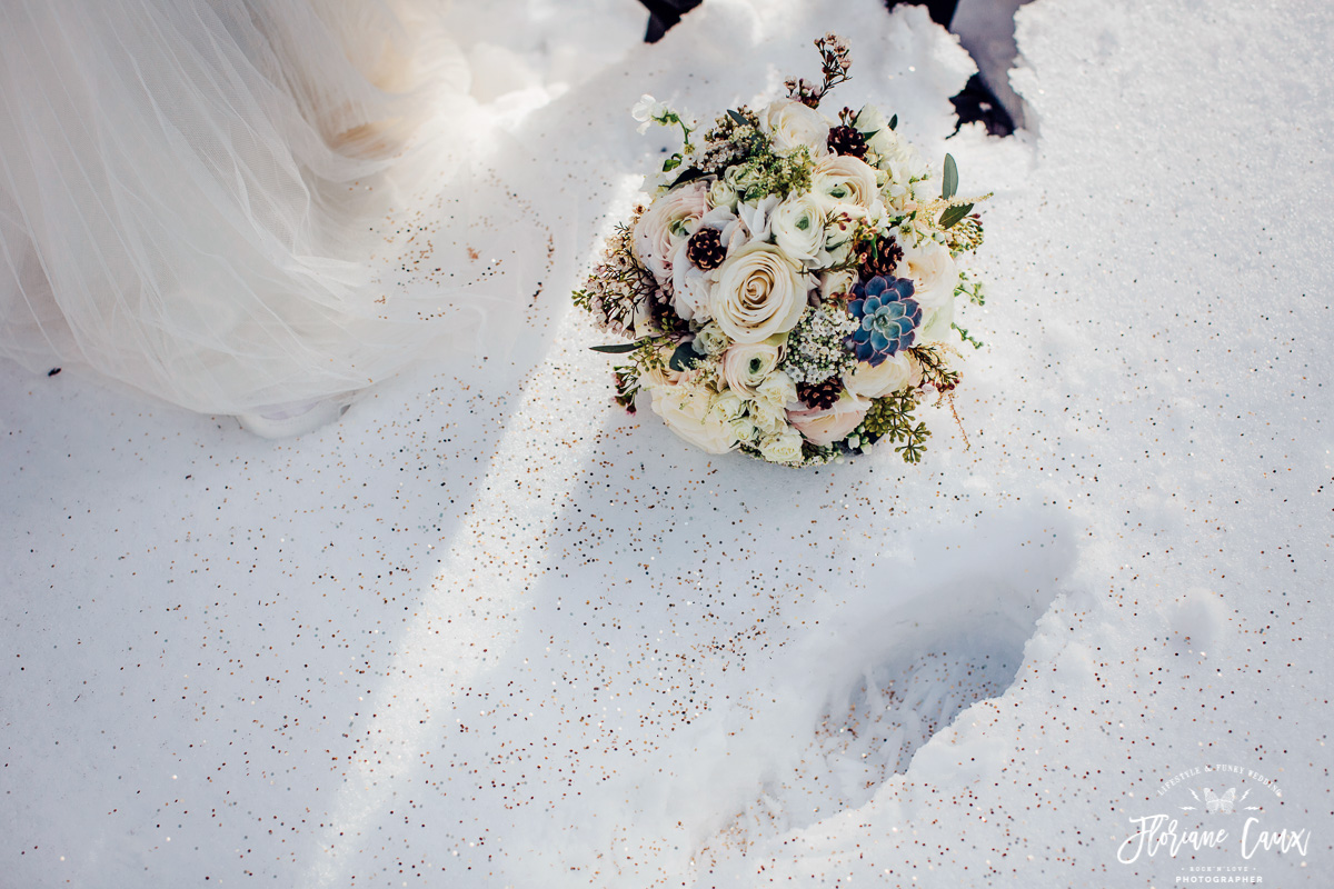mariage en ariège, bouquet Poppy Figue Flower dans la neige