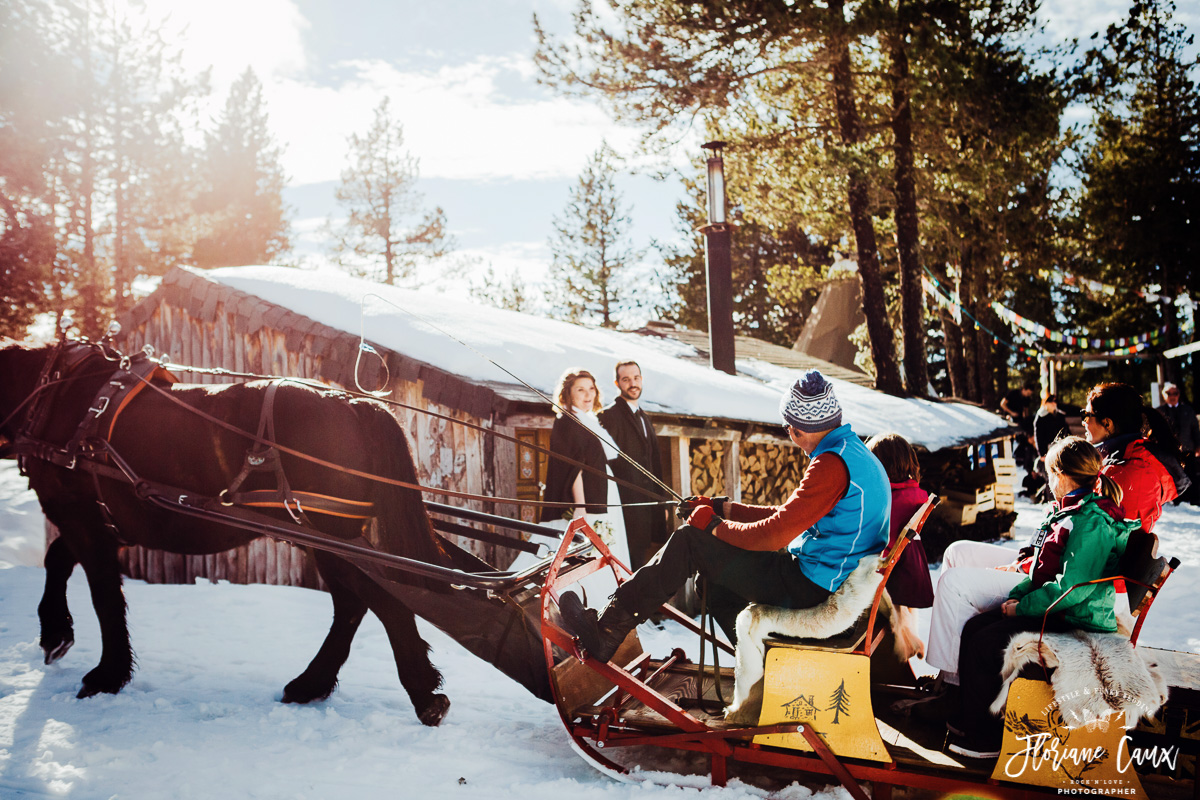 mariage pyrénées dans la neige, traineau à cheval