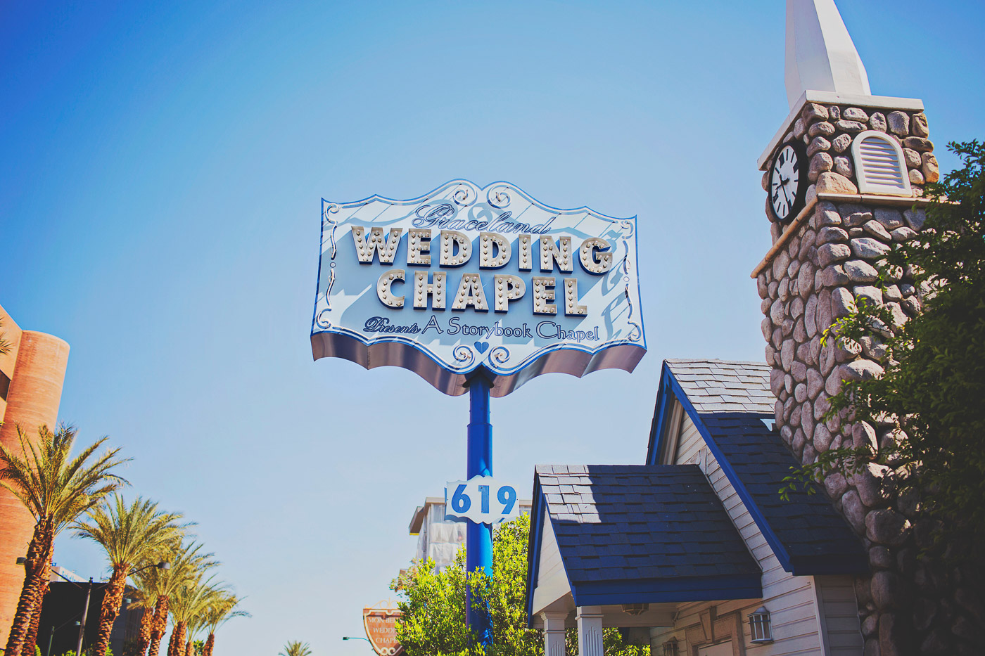wedding-photographer-elopement-in-las-vegas (1)