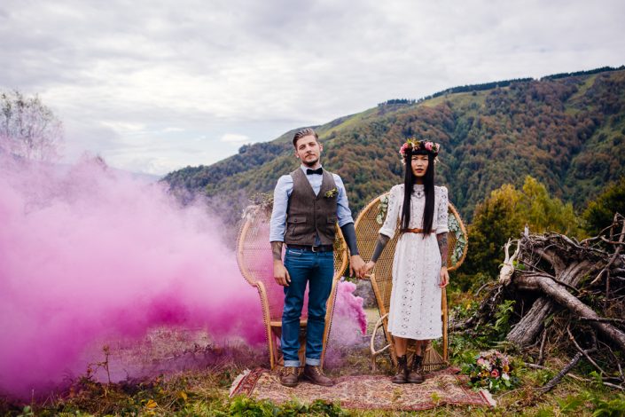 photo de mariage avec fumigènes - photographe mariage toulouse