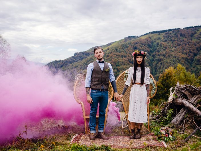 photo de mariage avec fumigènes - photographe mariage toulouse