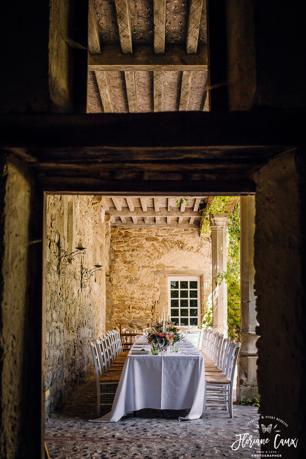 destination-wedding-photographer-France-Chateau-Abbaye-de-Camon (14)
