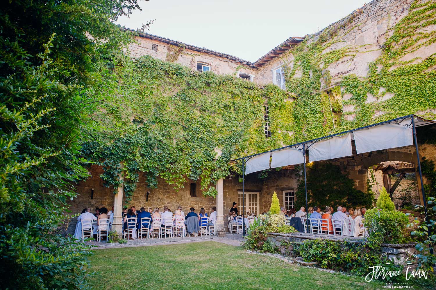 destination-wedding-photographer-France-Chateau-Abbaye-de-Camon (68)