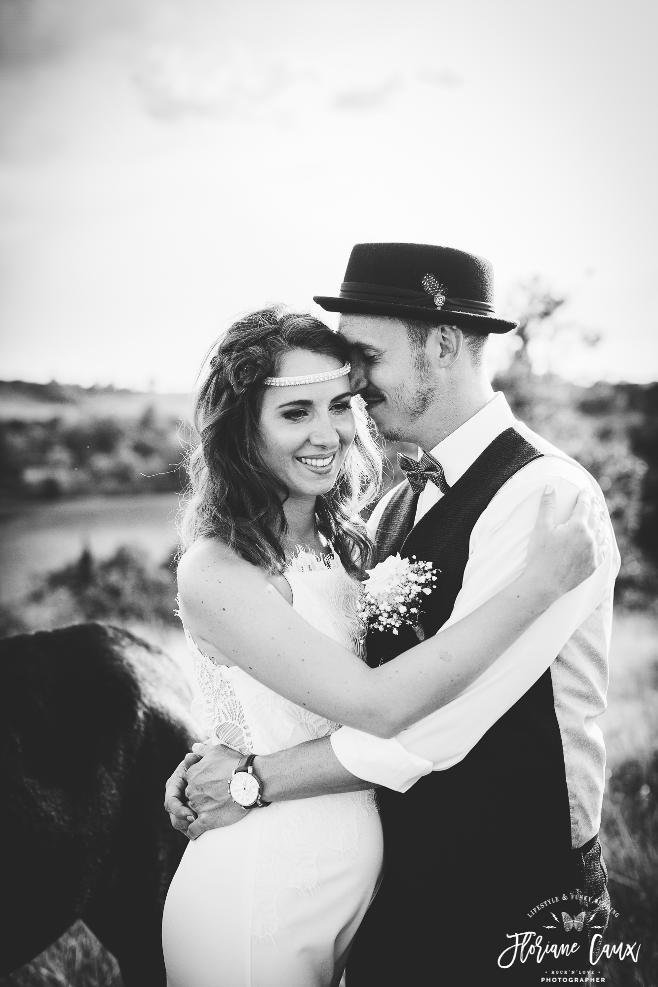 couple-photoshoot-Toulouse-smokebombs-and-donkeys (1)