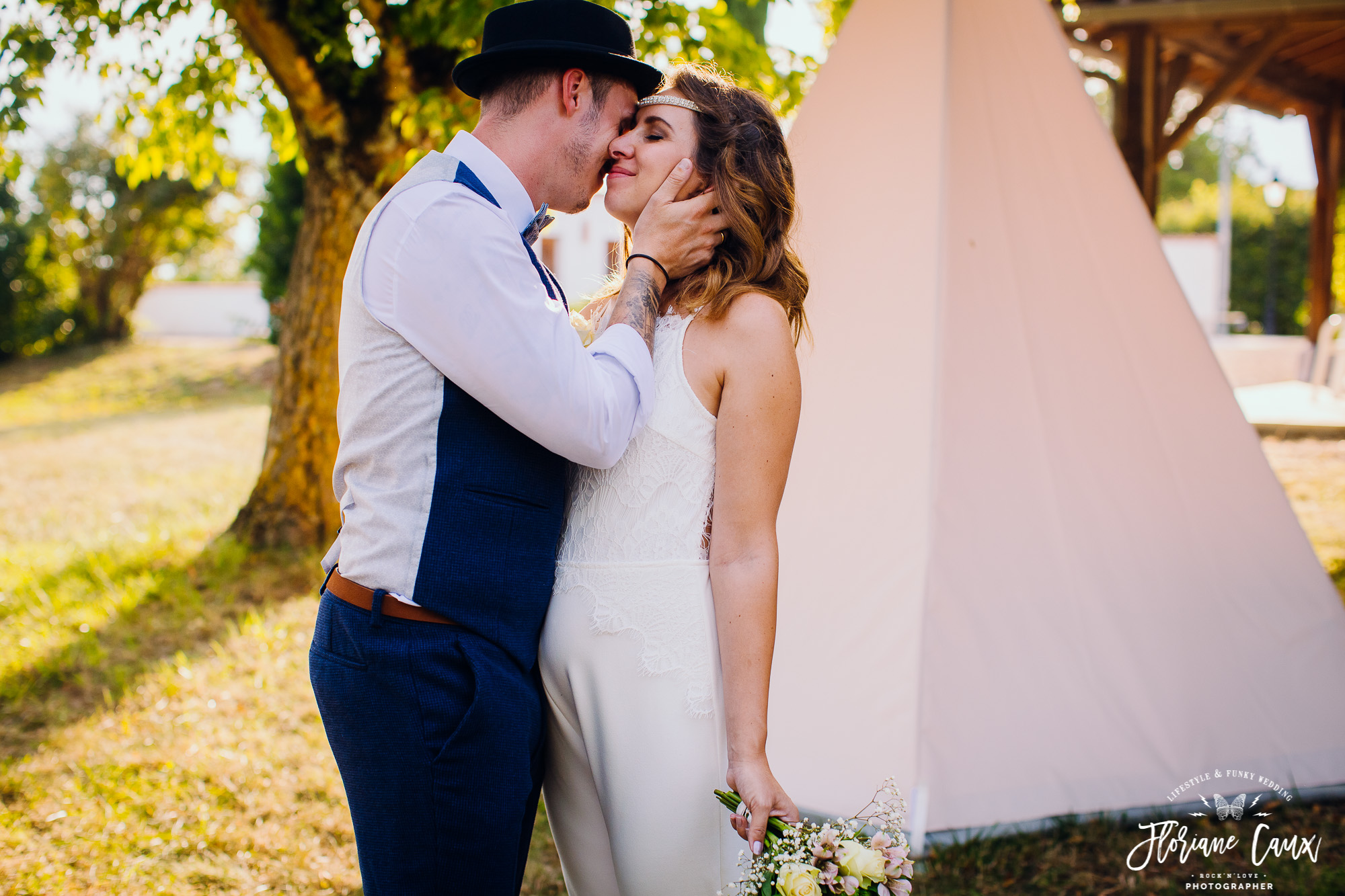 couple-photoshoot-Toulouse-smokebombs-and-donkeys (18)