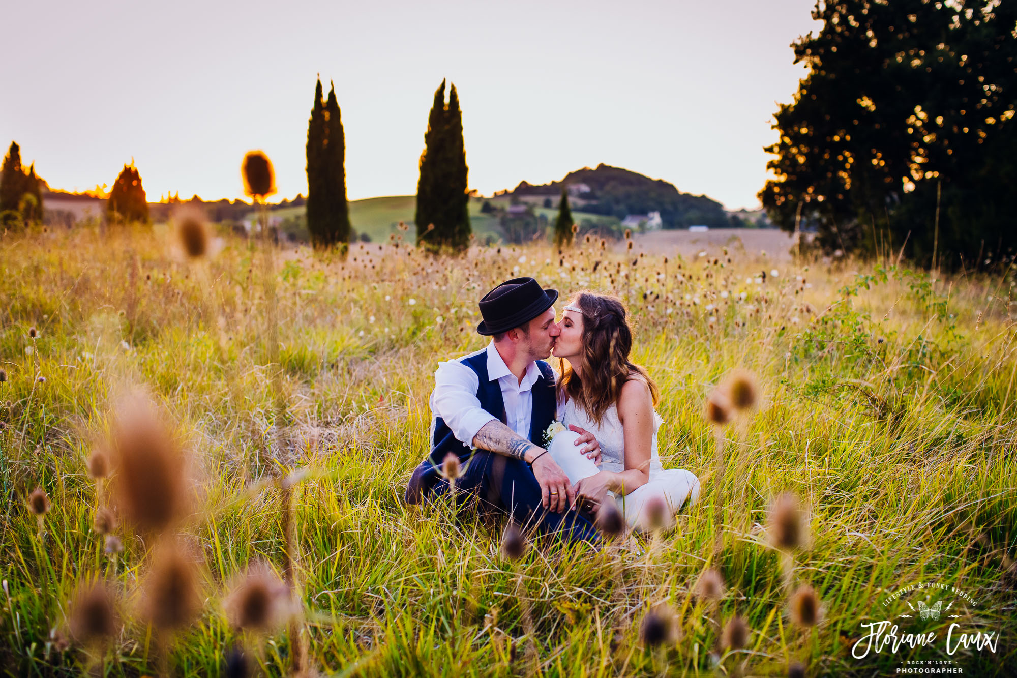 couple-photoshoot-Toulouse-smokebombs-and-donkeys (24)