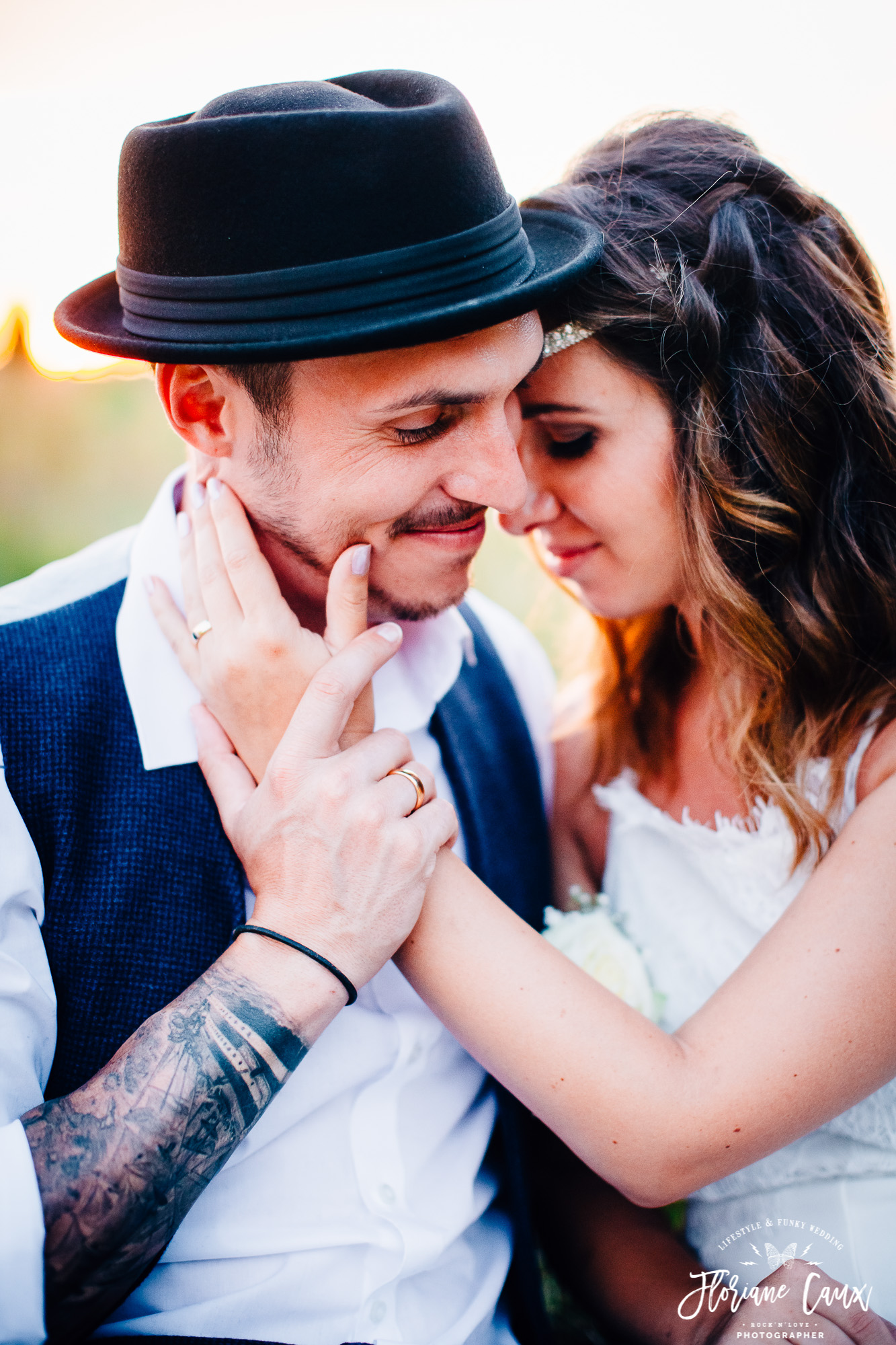 couple-photoshoot-Toulouse-smokebombs-and-donkeys (26)