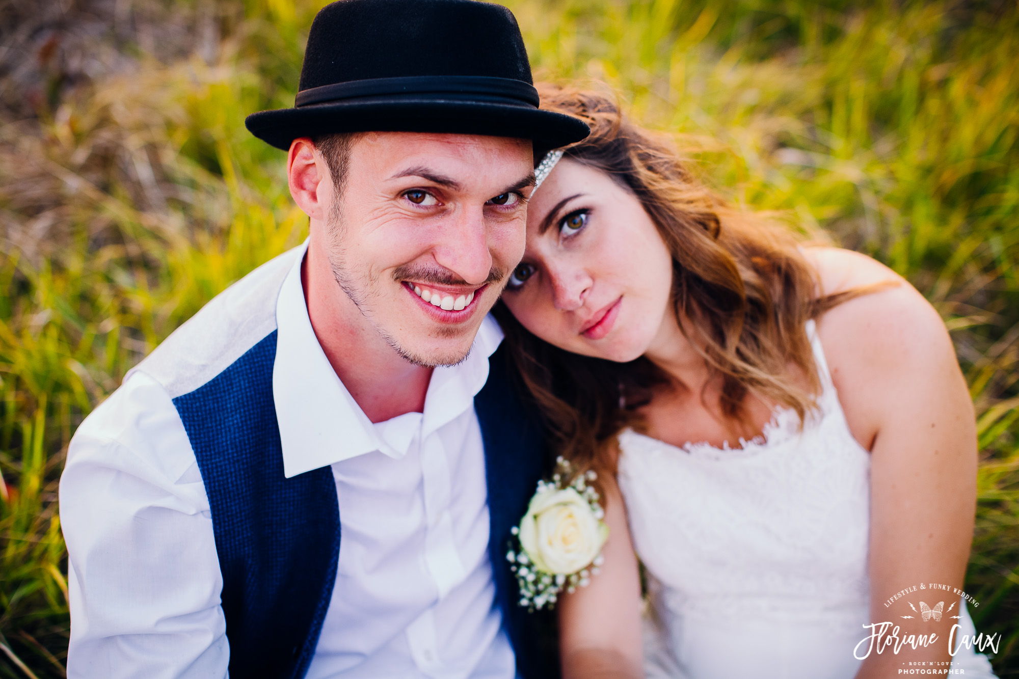 couple-photoshoot-Toulouse-smokebombs-and-donkeys (28)