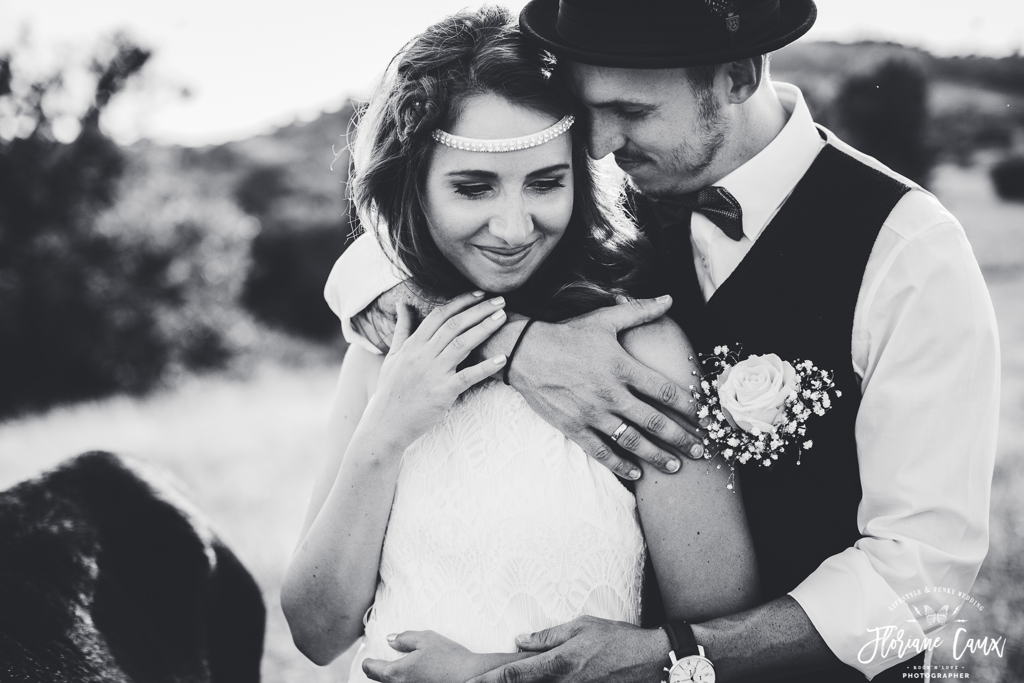 couple-photoshoot-Toulouse-smokebombs-and-donkeys (3)