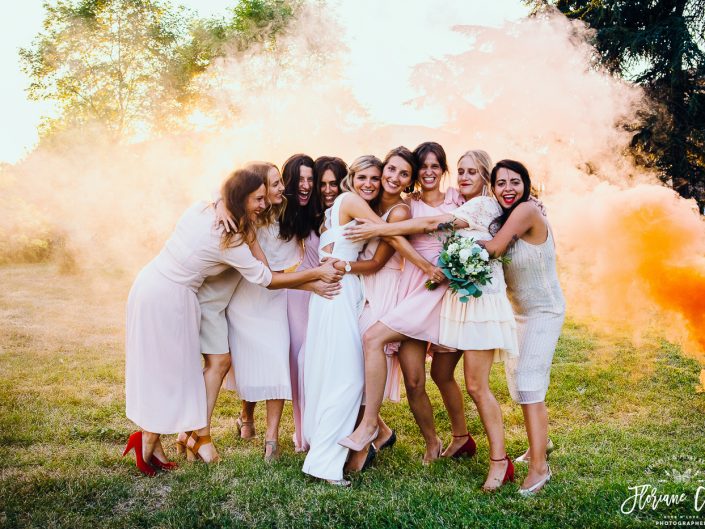 photo de groupe mariée et demoiselles d'honneur domaine du beyssac