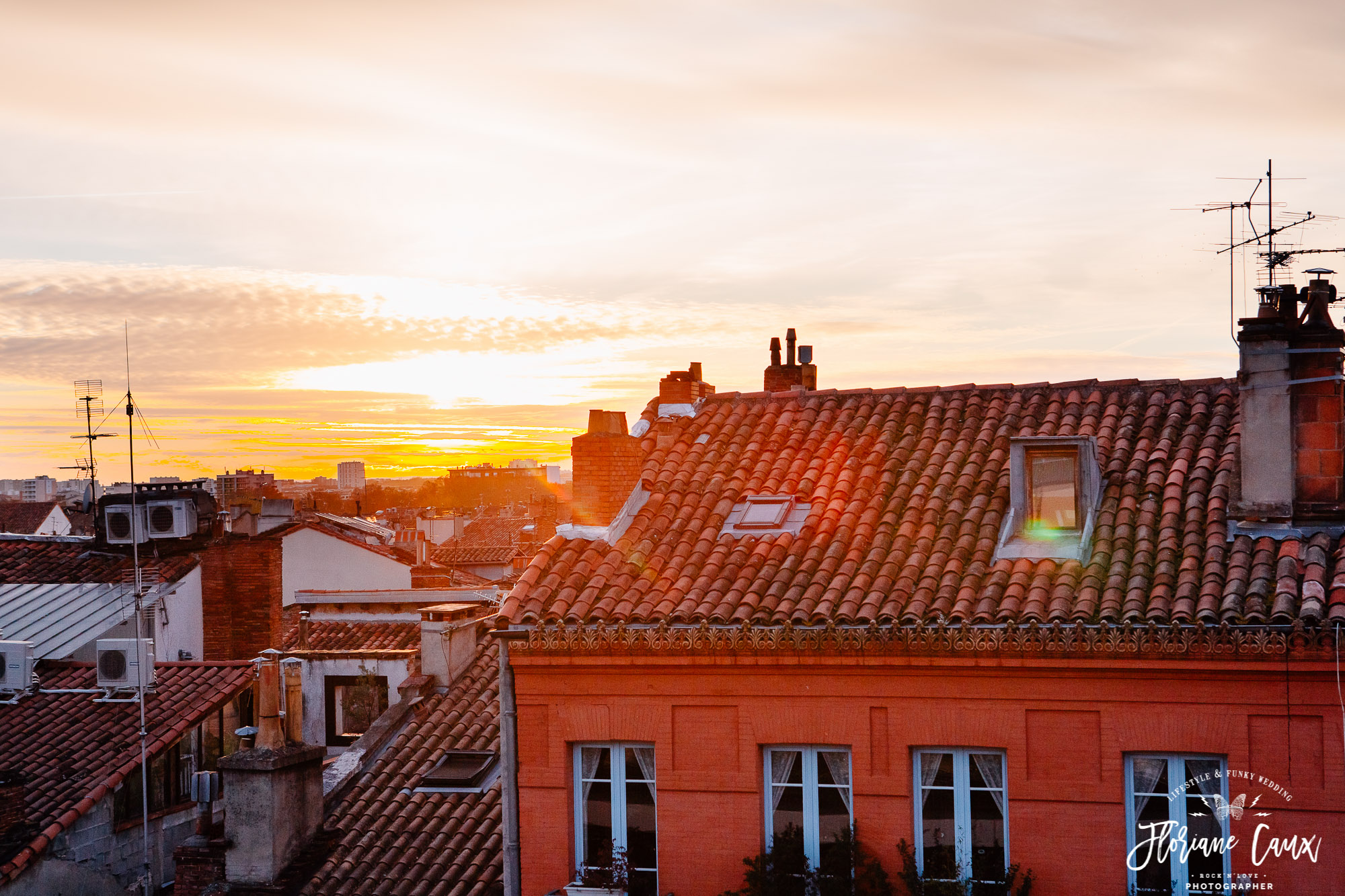 seance-photo-grossesse-toits-toulouse-parking-carmes-coucher-soleil (2)