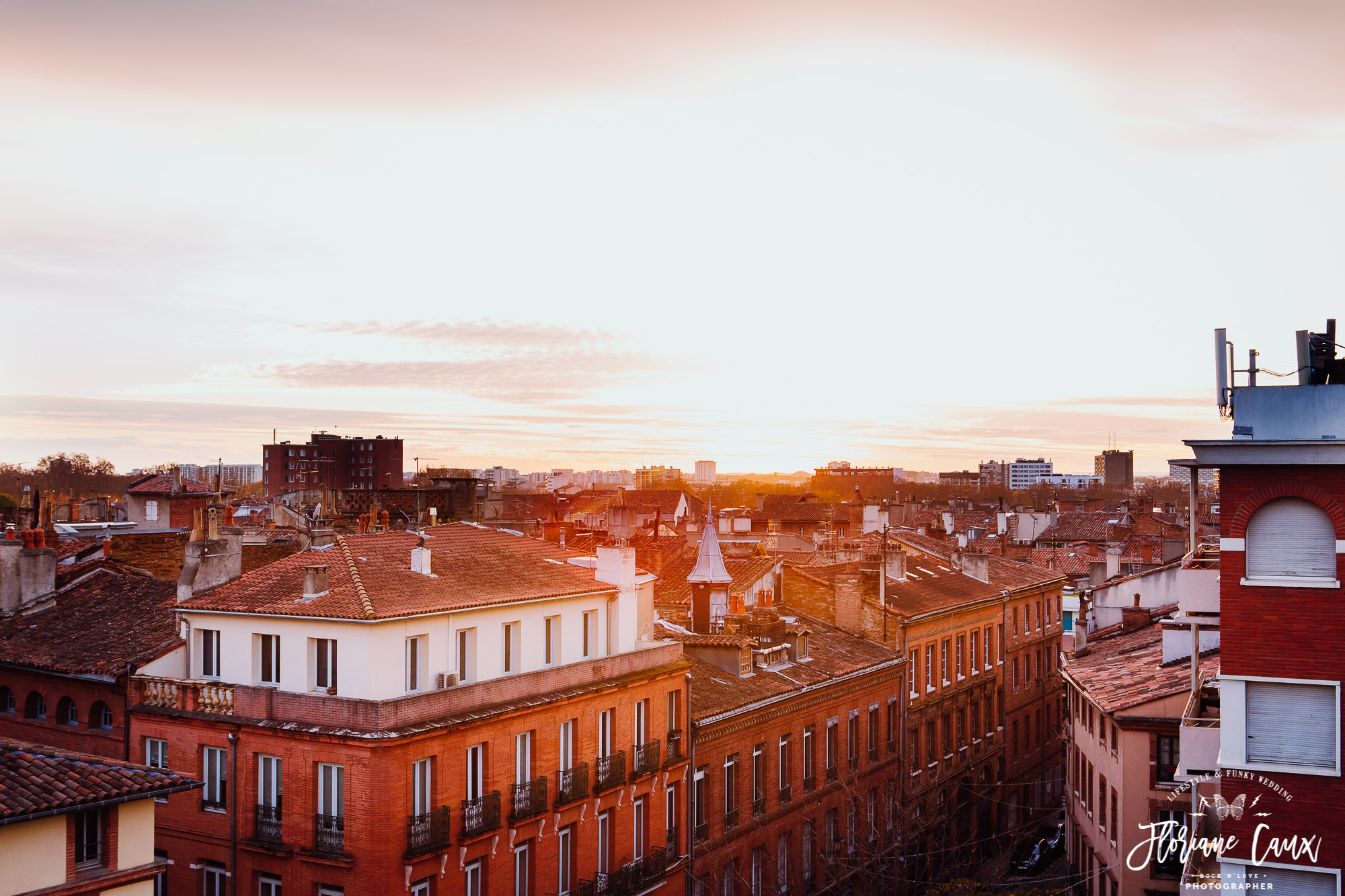 seance-photo-grossesse-toits-toulouse-parking-carmes-coucher-soleil (3)