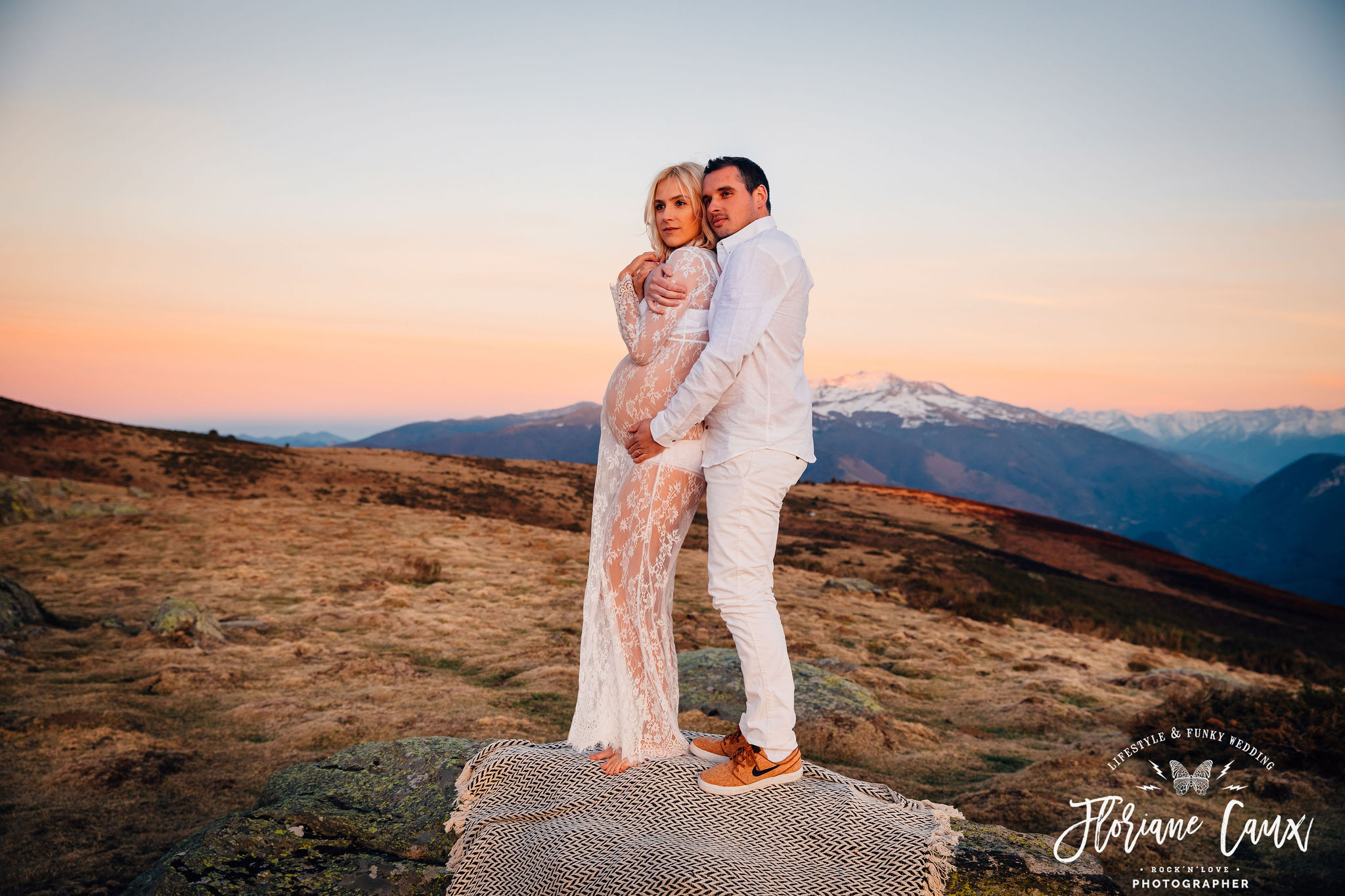 seance-photo-couple-grossesse-montagne-pyrenees (41)