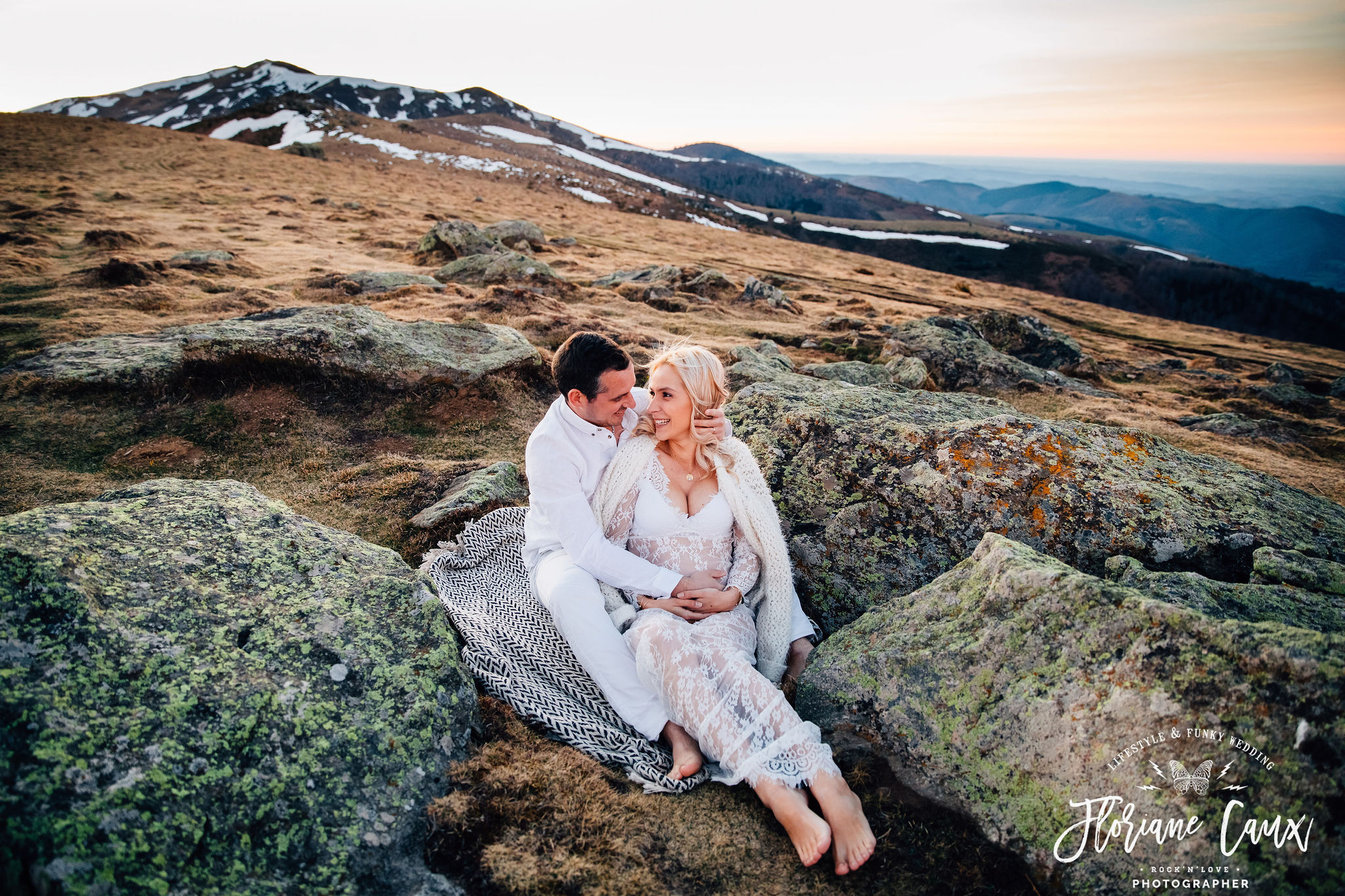 seance-photo-couple-grossesse-montagne-pyrenees (48)