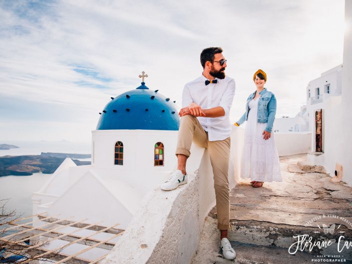 photographe mariage santorin eglise toit bleu