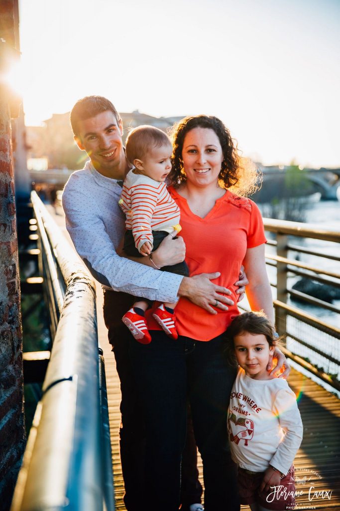 photographe famille Toulouse passerelle Viguerie Garonne