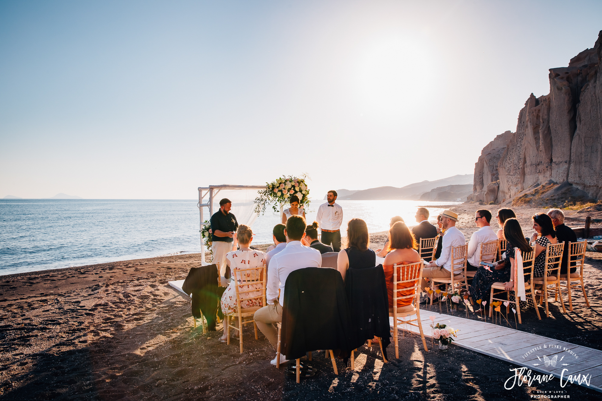 mariage-santorin-grece-ceremonie-laique-plage (11)
