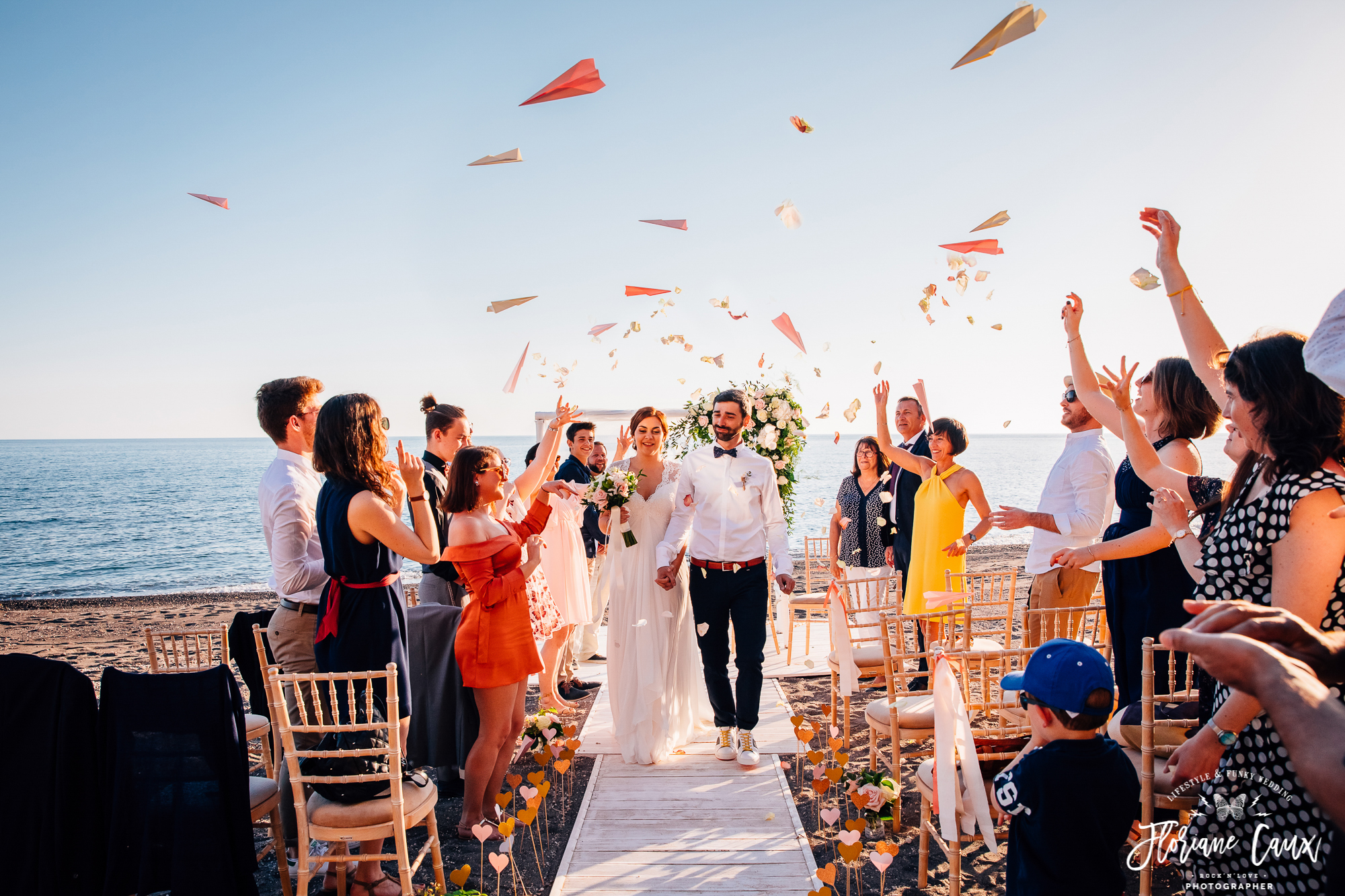 mariage-santorin-grece-ceremonie-laique-plage (23)