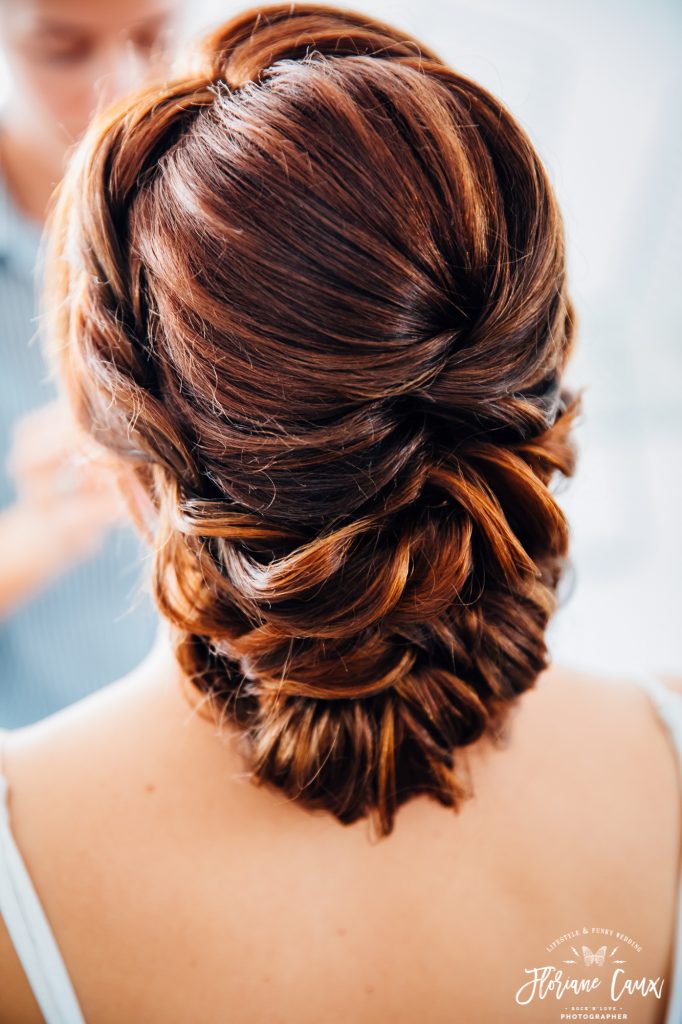 mariage à santorin en Grèce, coiffure de la mariée par Jozefina