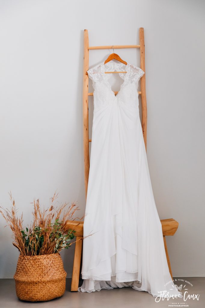 Mariage santorin, la robe de la mariée
