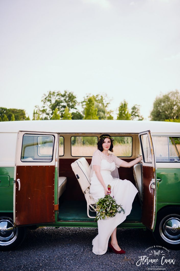 photographe mariage toulouse la mariée dans un van Volkswagen