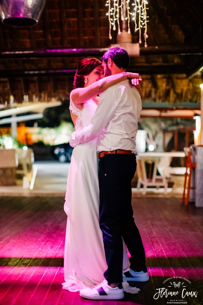 photos de soirée mariage Santorin en Grèce