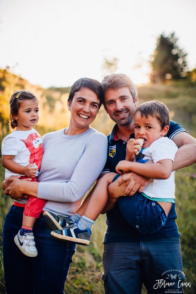 photographe seance photo famille à la montagne Pyrénées à Belcaire et Comus