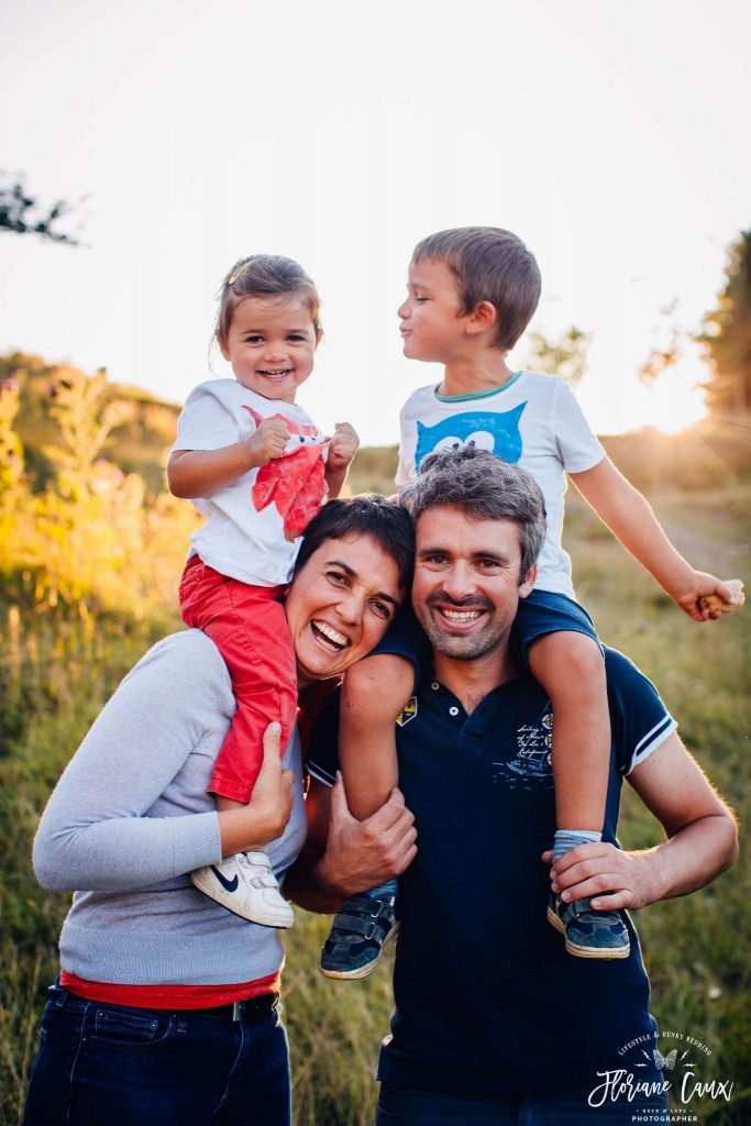 photographe seance photo famille à la montagne Pyrénées à Belcaire et Comus