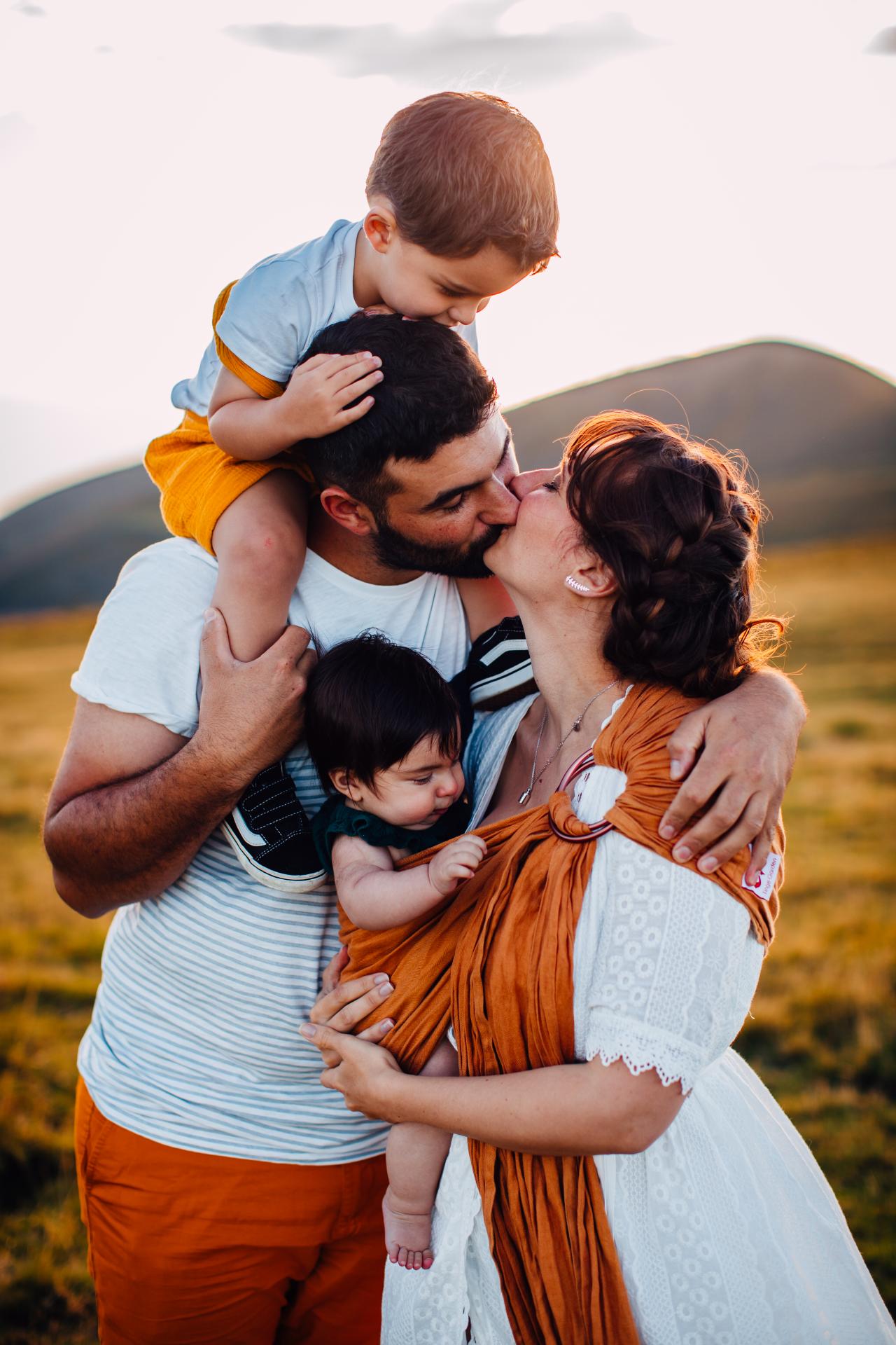 séance photo famille dans les Pyrénées en Ariège