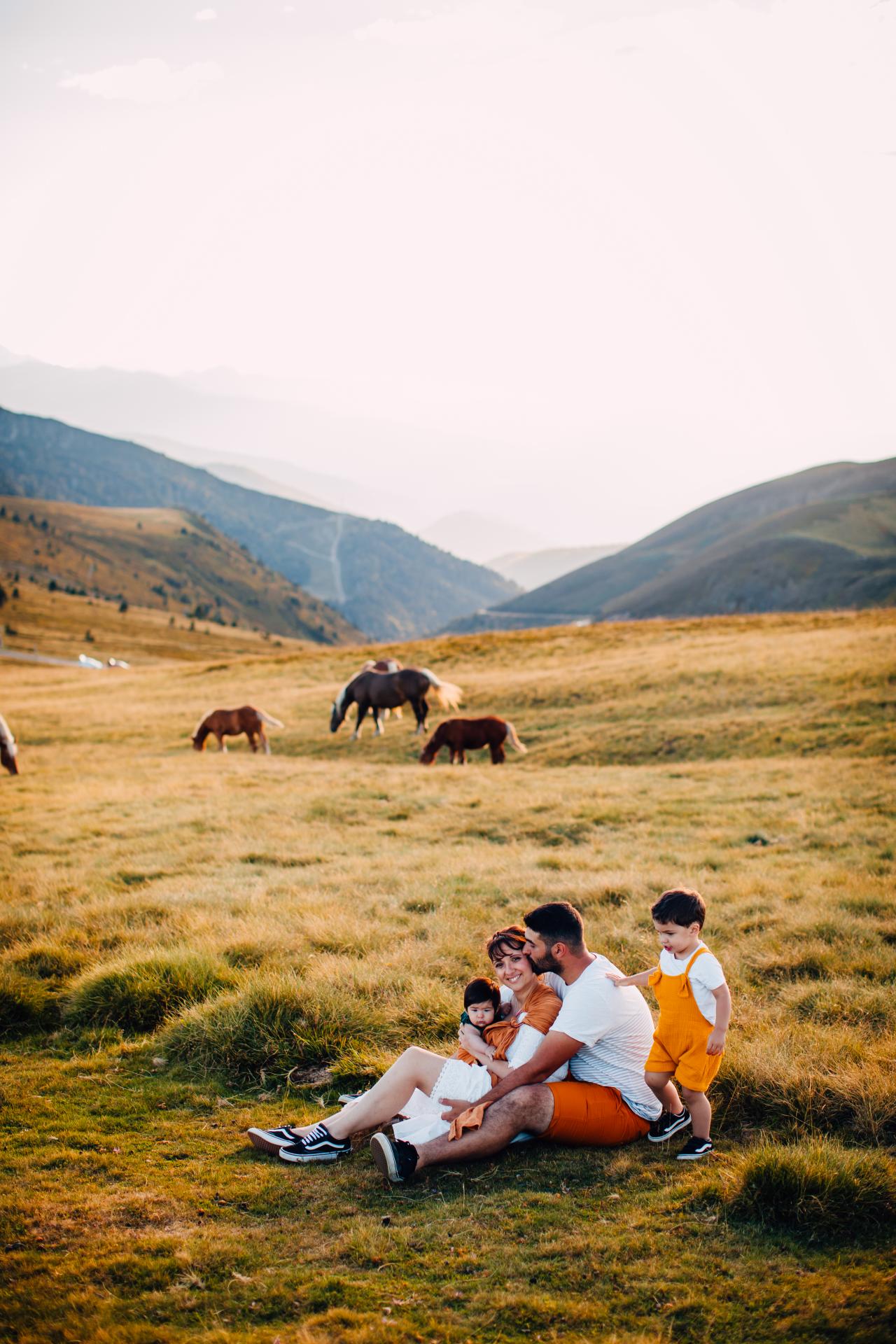 séance photo famille dans les Pyrénées en Ariège